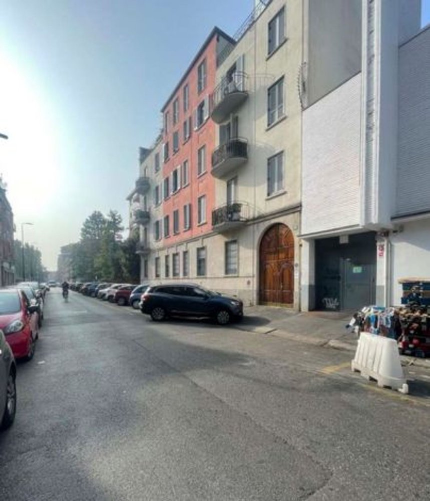 2 rooms Apartment in Milan, Italy No. 245177