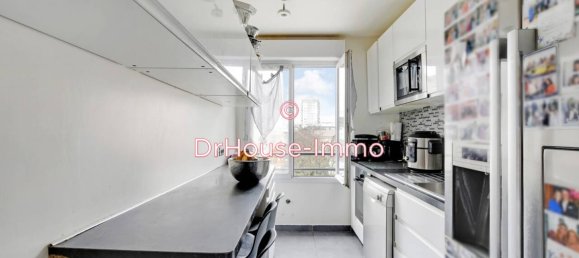 3 bedrooms Apartment in Les Lilas, France No. 142788 7