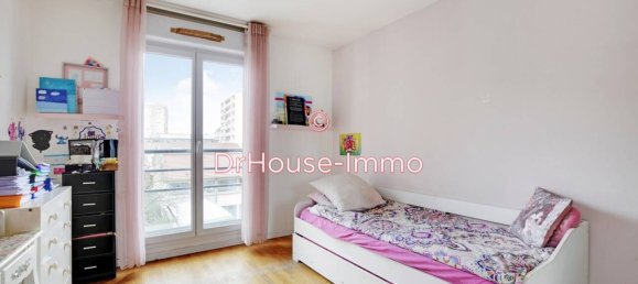 3 bedrooms Apartment in Les Lilas, France No. 142788 11