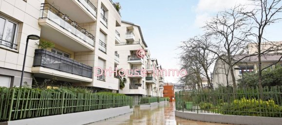 3 bedrooms Apartment in Les Lilas, France No. 142788 12