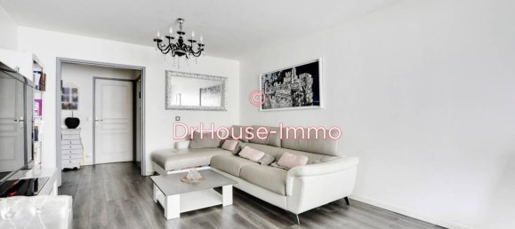 3 bedrooms Apartment in Les Lilas, France No. 142788 6