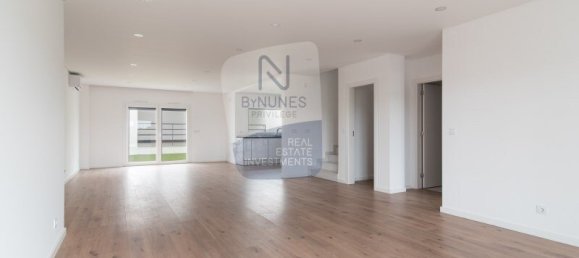 Дом с 4 спальнями в Синтра, Португалия № 141421 2