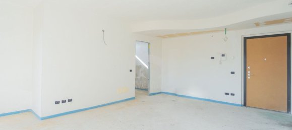 3-salle Appartement à Agrate Brianza, Italy No. 188213 18