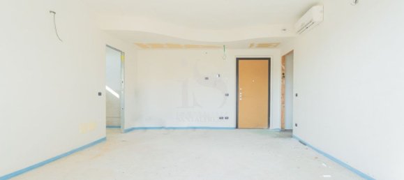 3-salle Appartement à Agrate Brianza, Italy No. 188213 17