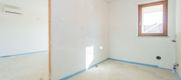 3-salle Appartement à Agrate Brianza, Italy No. 188213 20