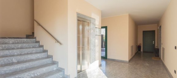 3-salle Appartement à Agrate Brianza, Italy No. 188213 34