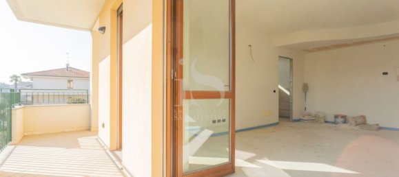 3-salle Appartement à Agrate Brianza, Italy No. 188213 12