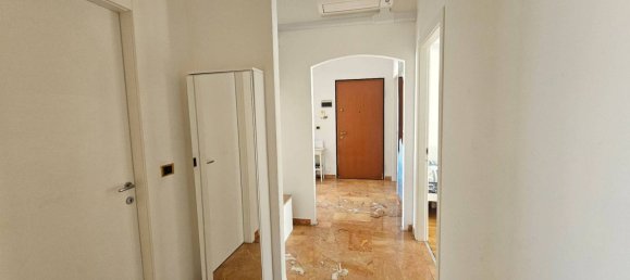3 bedrooms Apartment in Genoa, Italy No. 352412 3