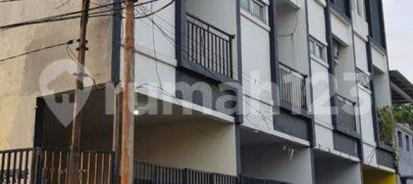 4 bedrooms House in Cengkareng, Indonesia No. 1772 2