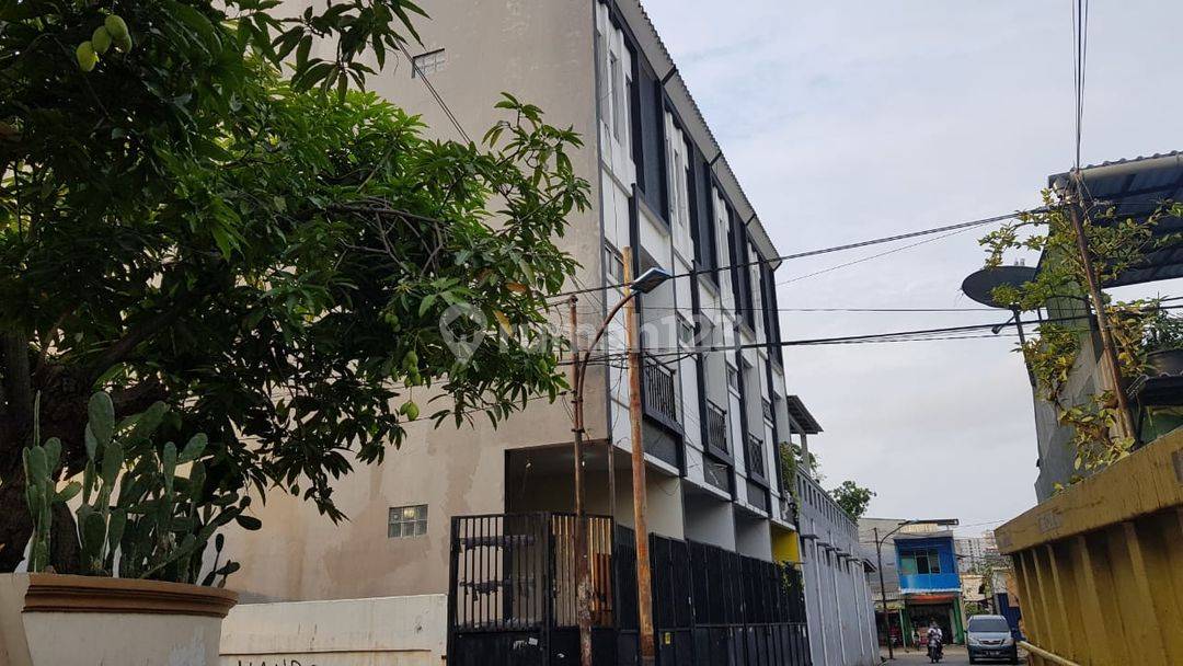 4 bedrooms House in Cengkareng, Indonesia No. 1772