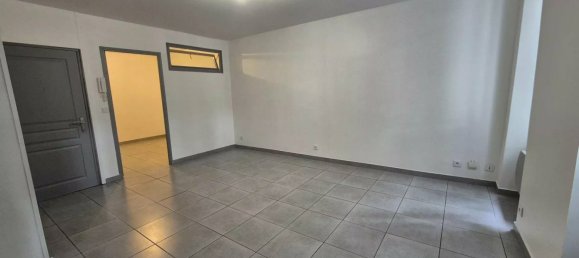 1 bedroom Apartment in Marseille, France No. 349867 4