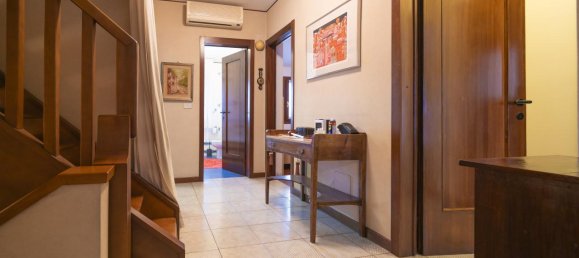 Casa de 7 divisões em Vicenza, Italy N.º 66111 39