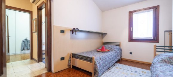 Casa de 7 divisões em Vicenza, Italy N.º 66111 49