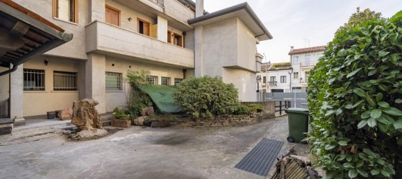 Casa de 7 divisões em Vicenza, Italy N.º 66111 2