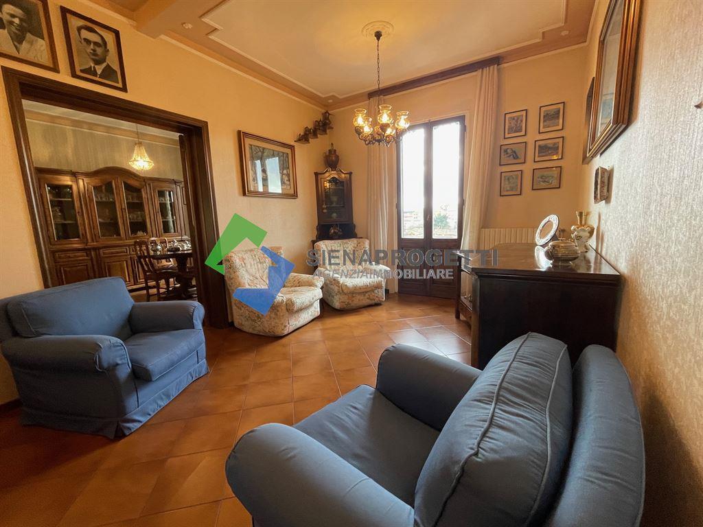 4 rooms Apartment in Siena, Italy No. 36159