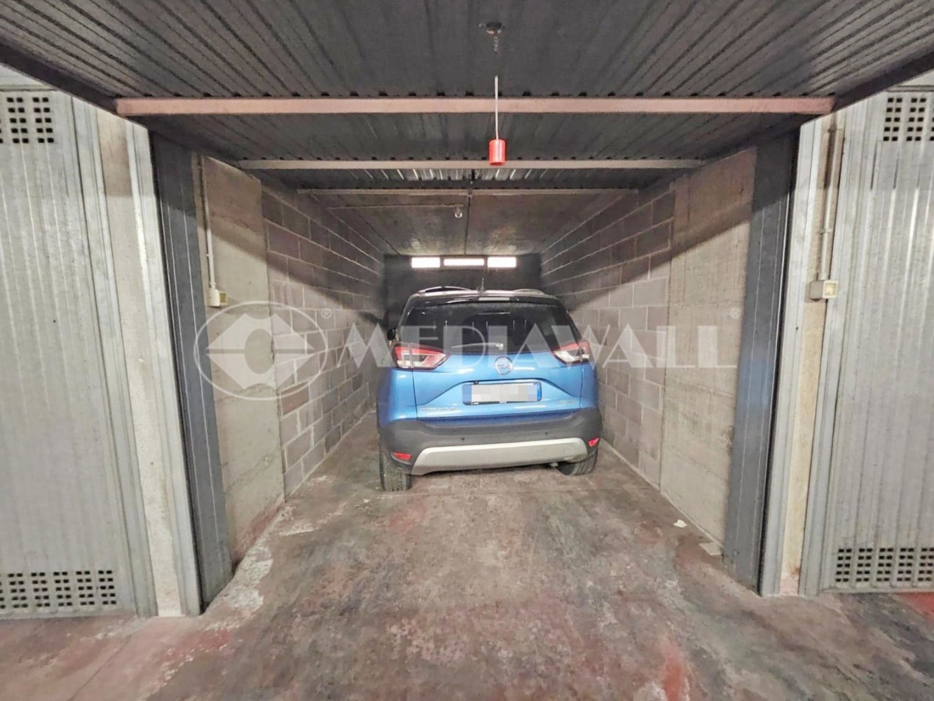 Гараж с 1 комнатой в Удине, Италия № 109048