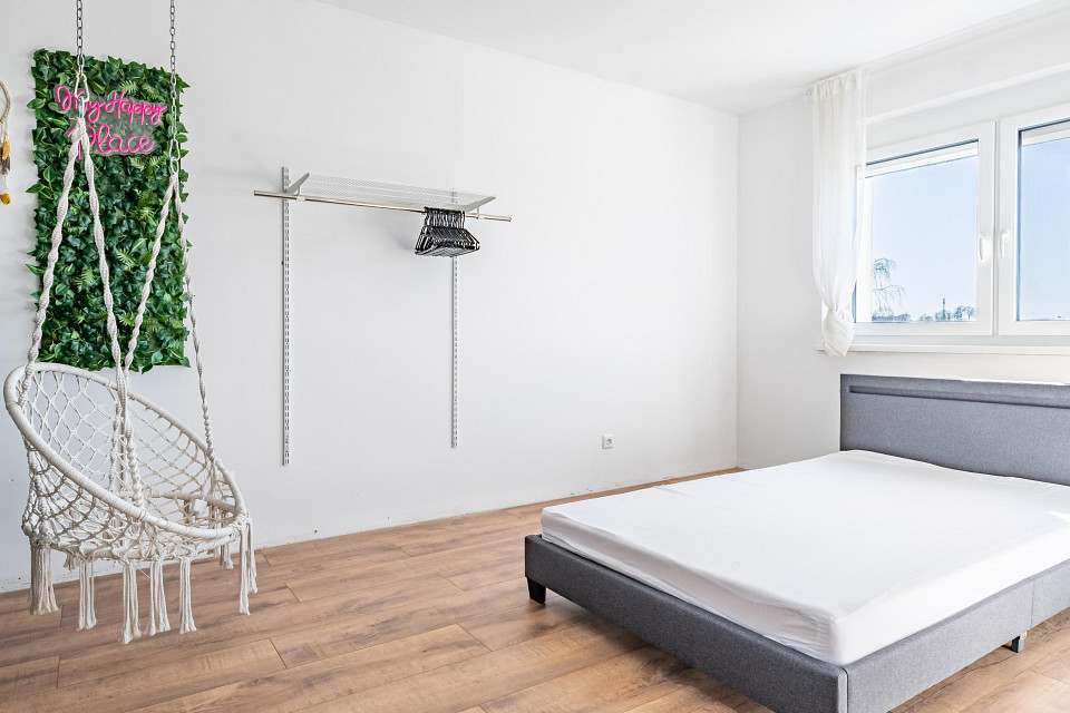 2غرفة شقة في Enns, Austria رقم 127601