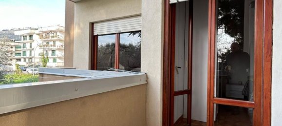 4 rooms Apartment in Caserta, Italy No. 7599 5