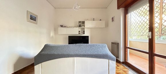 4 rooms Apartment in Caserta, Italy No. 7599 16
