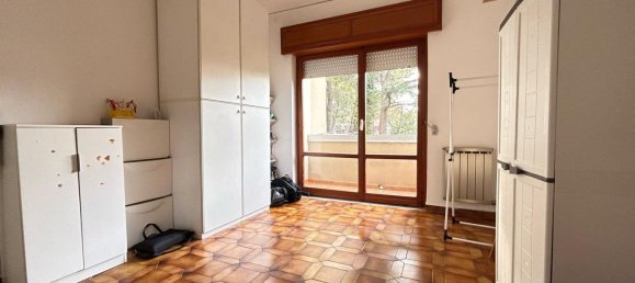 4 rooms Apartment in Caserta, Italy No. 7599 25
