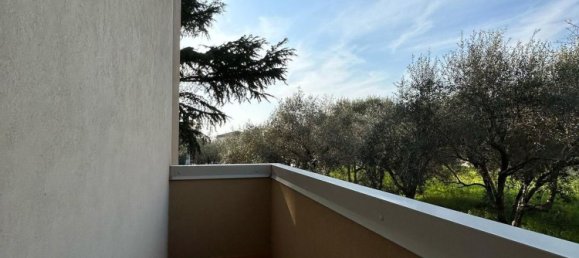 4 rooms Apartment in Caserta, Italy No. 7599 7