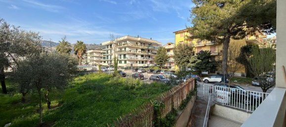 4 rooms Apartment in Caserta, Italy No. 7599 8