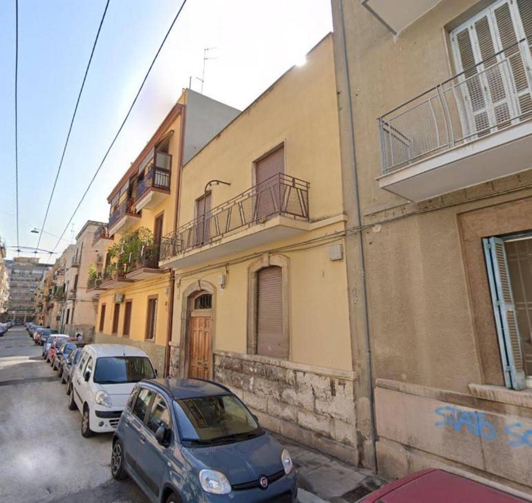 2 bedrooms Apartment in Bari, Italy No. 330453