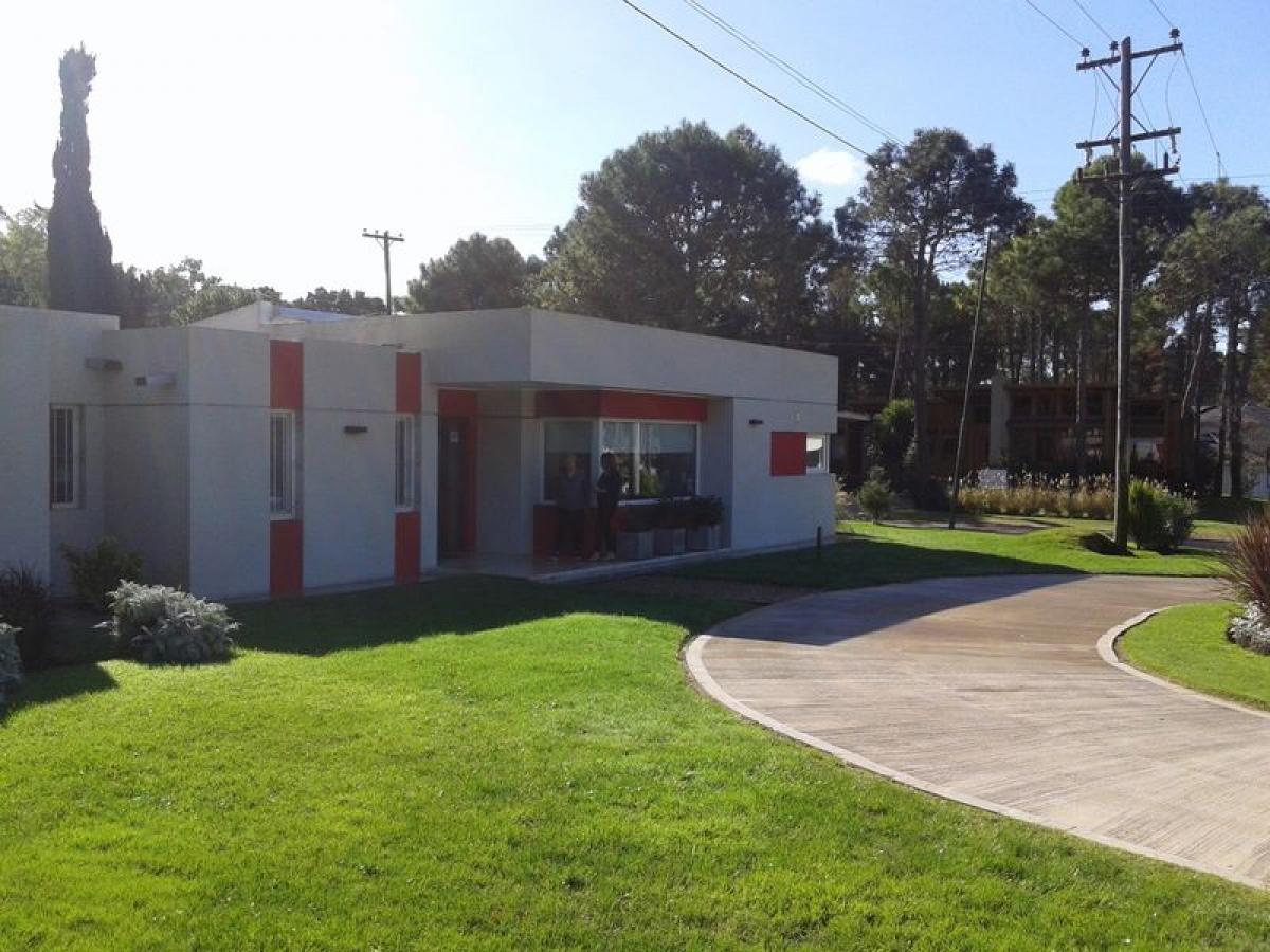 3 bedrooms House in Mar del Plata, Argentina No. 99452