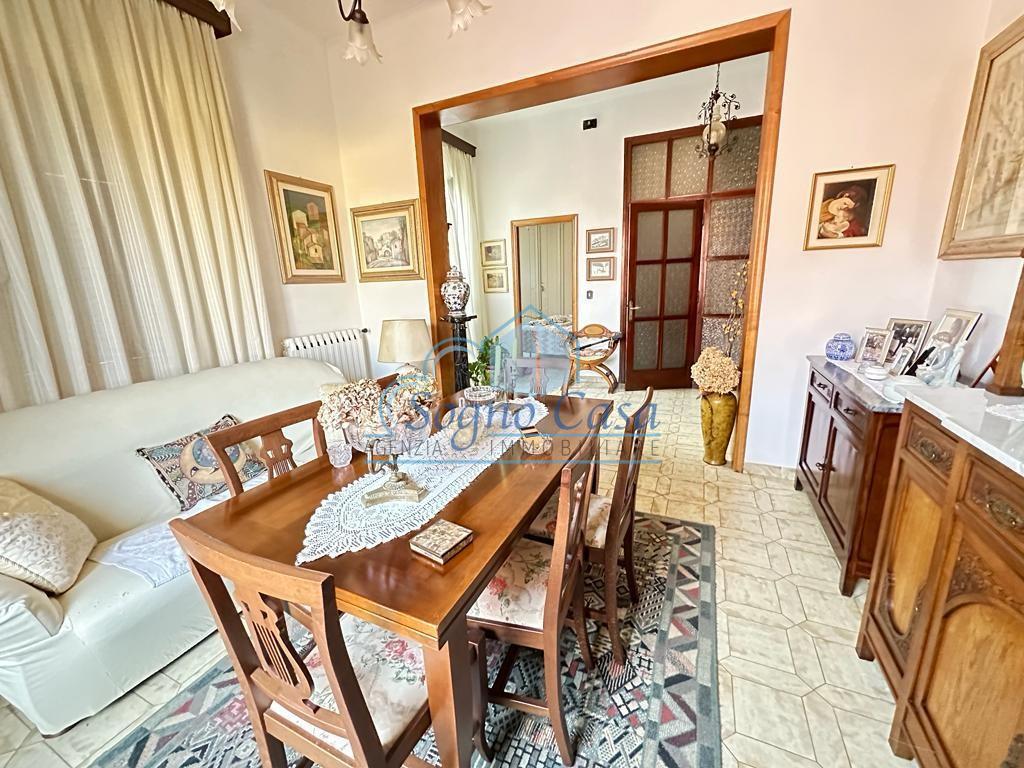 11 rooms Villa in Ameglia, Italy No. 174080