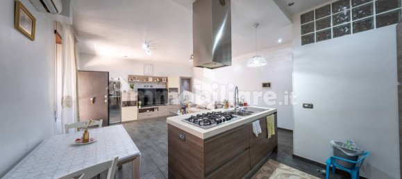 Apartamento de 2 dormitorios en Rome, Italy No. 357533 3