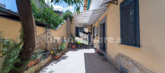Apartamento de 2 dormitorios en Rome, Italy No. 357533 12
