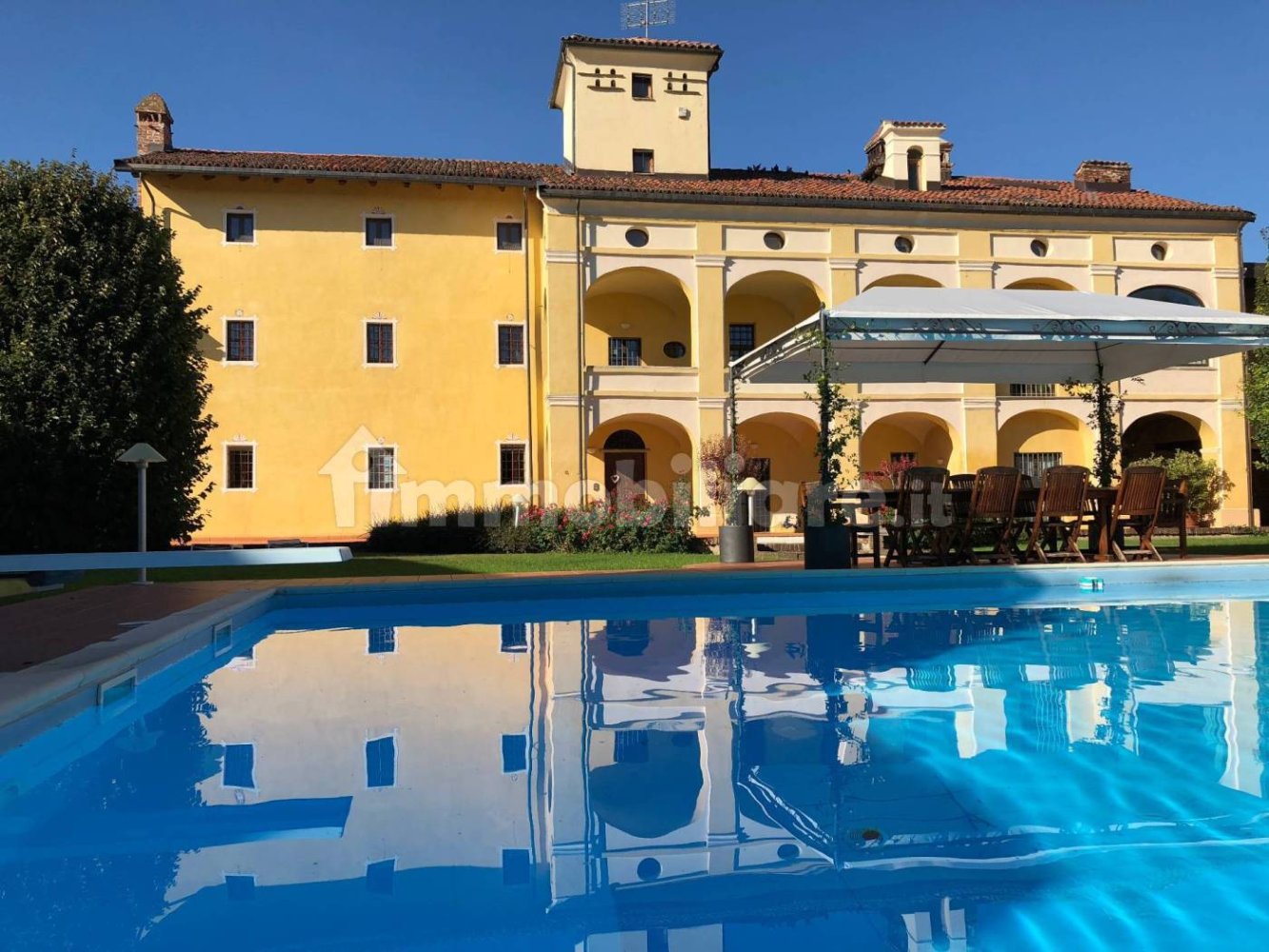 6 bedrooms Apartment in Centallo, Italy No. 174346