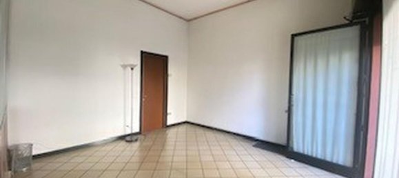 52m² Office in San Giovanni Lupatoto, Italy No. 300816 7