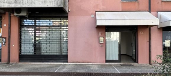 52m² Office in San Giovanni Lupatoto, Italy No. 300816 12