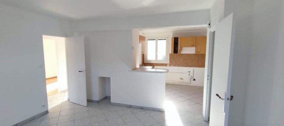2 chambres Appartement à Revin, France No. 257386 2