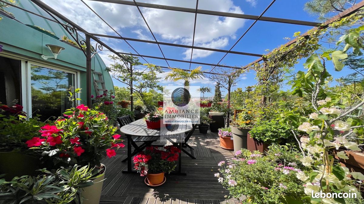 Apartamento de 4 dormitorios en Valence, France No. 203708