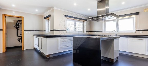 5 bedrooms House in Cascais, Portugal No. 169685 10