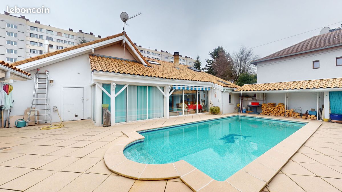 2 bedrooms House in Saint-Martin-d'Heres, France No. 208097