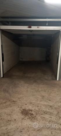 13m² Garage in Rome, Italy No. 307693