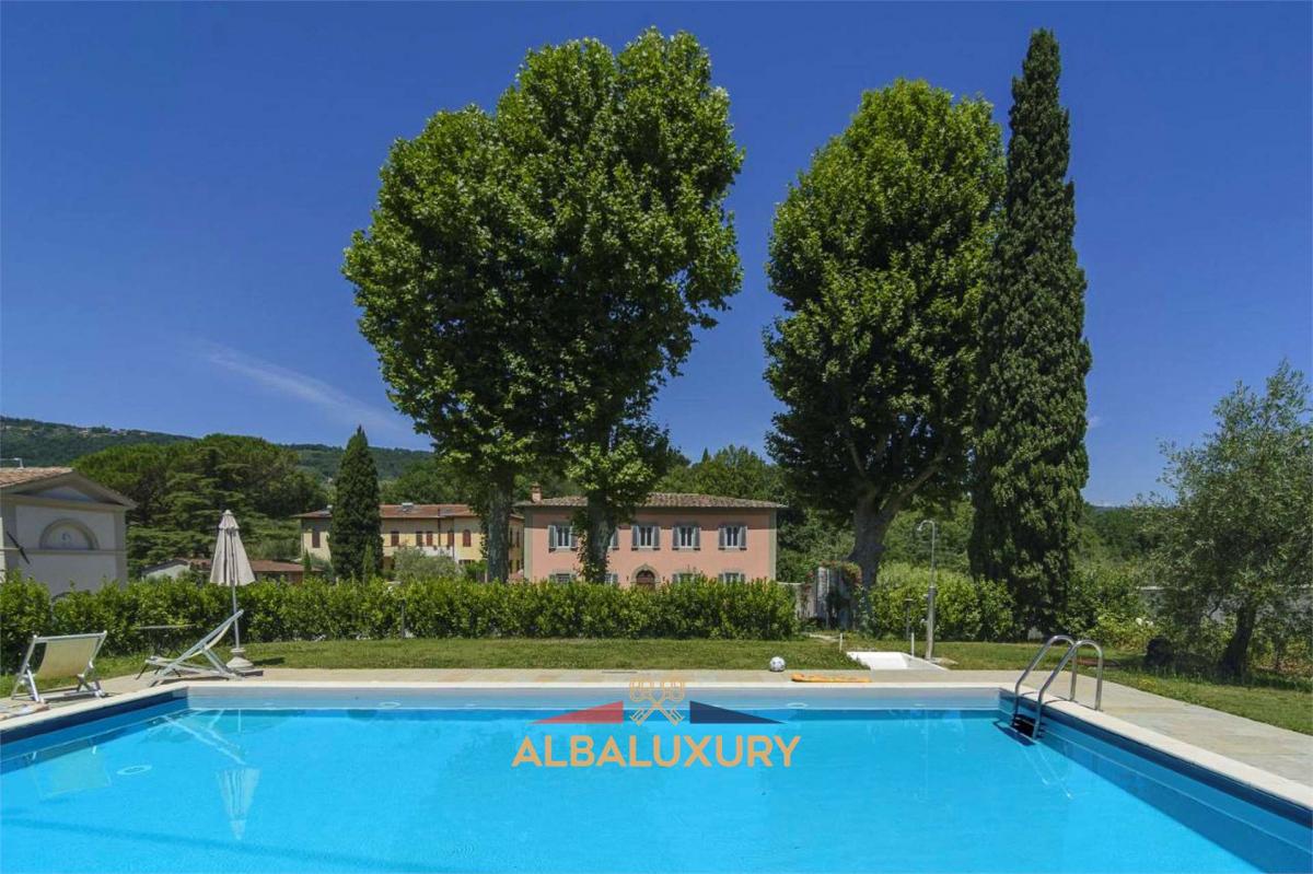 6 bedrooms Villa in Pistoia, Italy No. 435