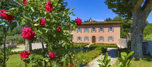 6 bedrooms Villa in Pistoia, Italy No. 435 2