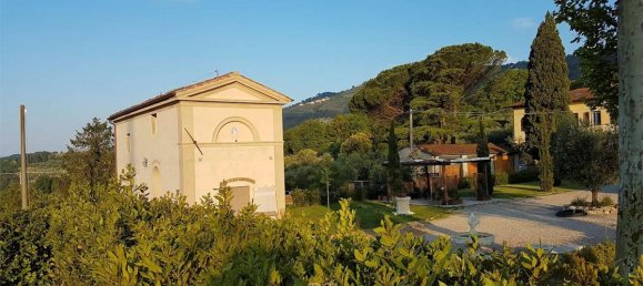 6 bedrooms Villa in Pistoia, Italy No. 435 7