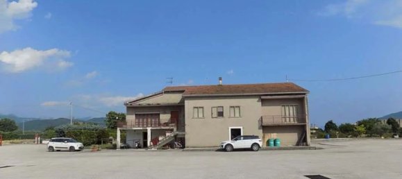 Вилла с 7 комнатами в Венафро, Италия № 296475 2