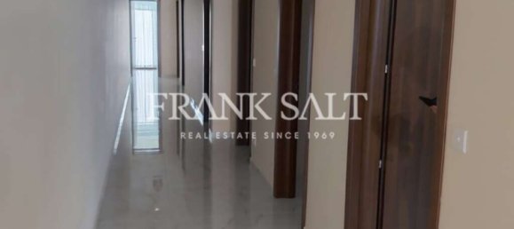 Apartamento de 3 dormitorios en Mosta, Malta No. 10832 4