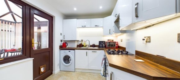 2 bedrooms House in Bordon, United Kingdom No. 13854 4