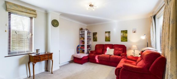 2 bedrooms House in Bordon, United Kingdom No. 13854 2