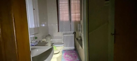 Дом с 13 комнатами в Сассуоло, Италия № 121709 13