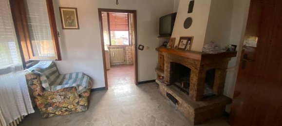 Дом с 13 комнатами в Сассуоло, Италия № 121709 16