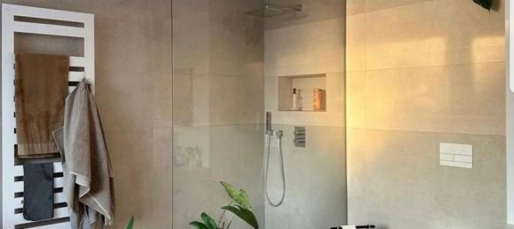 Дом с 13 комнатами в Сассуоло, Италия № 121709 5