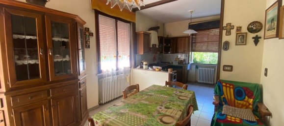 Дом с 13 комнатами в Сассуоло, Италия № 121709 22